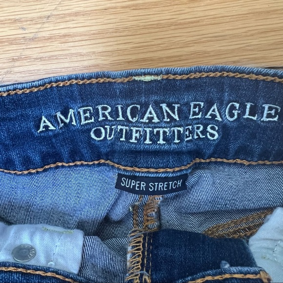 American Eagle distressed ripped cutoff super stretch midi jean shorts 00 - Picture 5 of 7